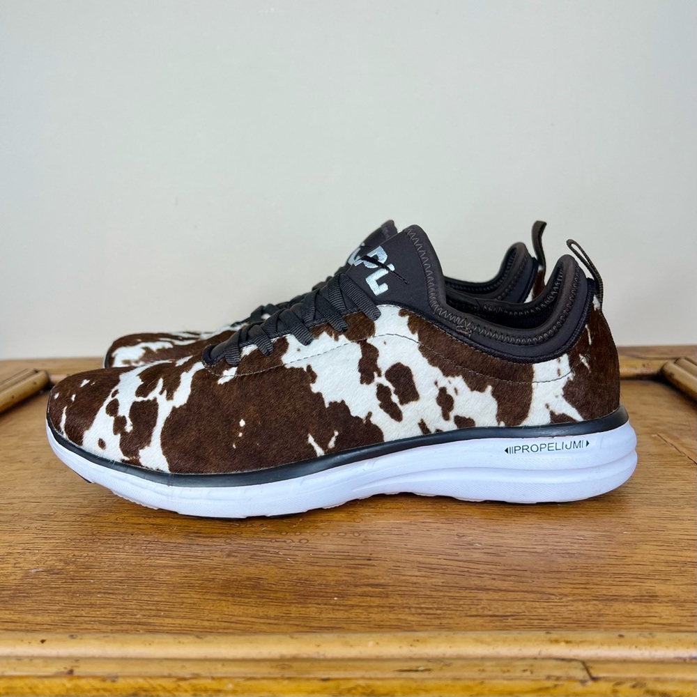 Apl Athletic Propulsion Labs Iconic Phantom Running Shoe Cow Print Size 9.5